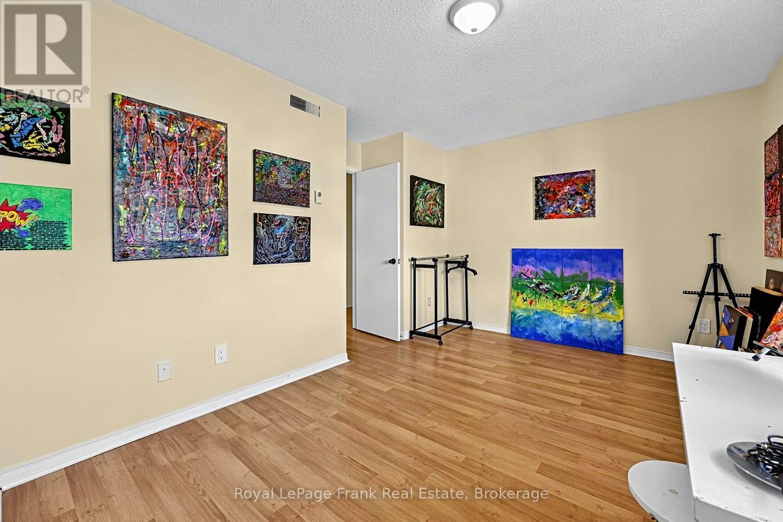 ## 21 21 LAGUNA PARKWAY - 13