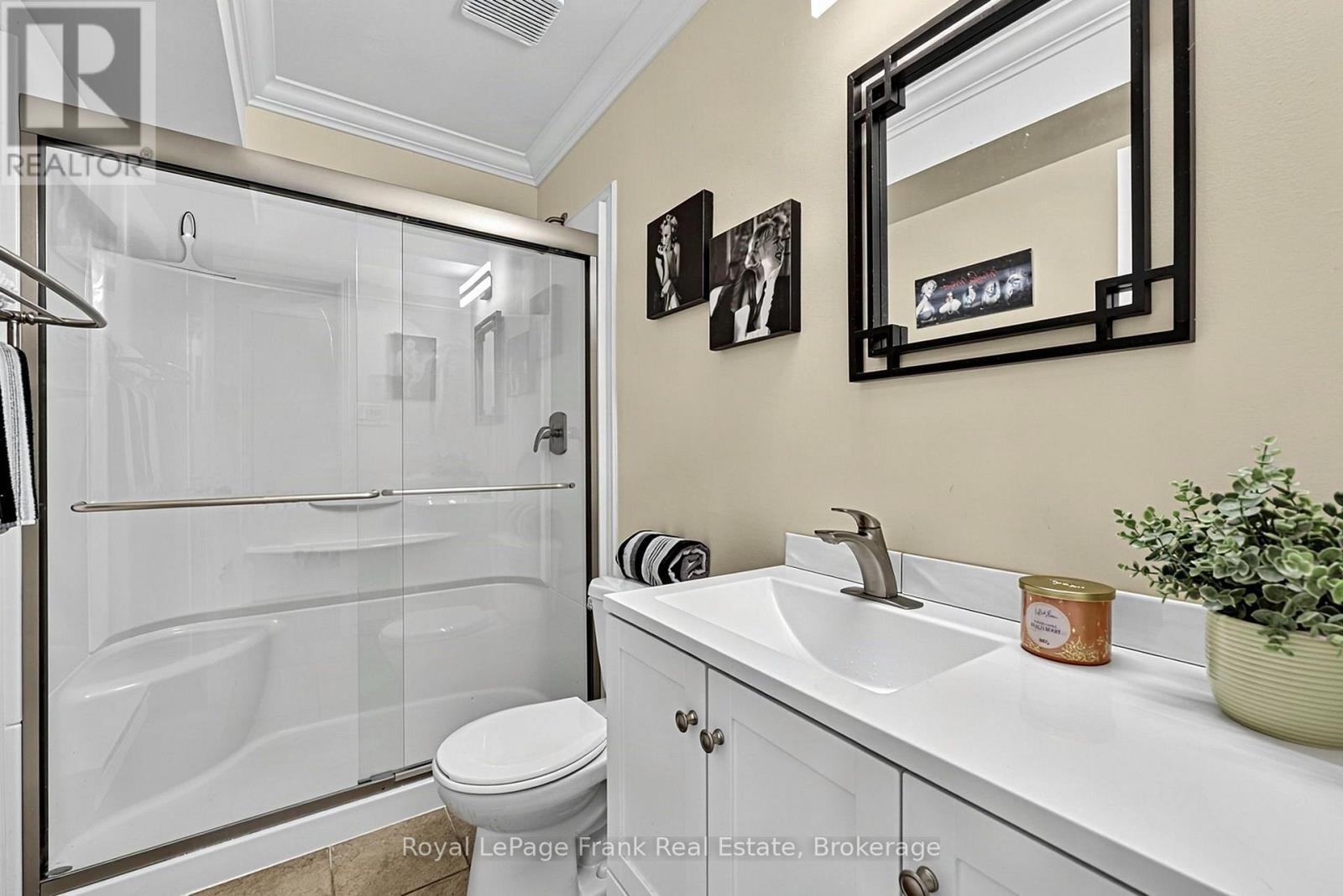 ## 21 21 LAGUNA PARKWAY - 16