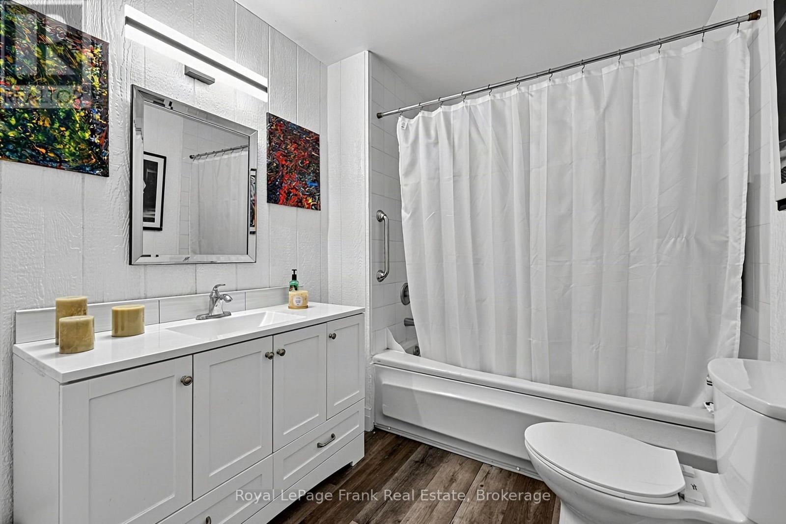 ## 21 21 LAGUNA PARKWAY - 24