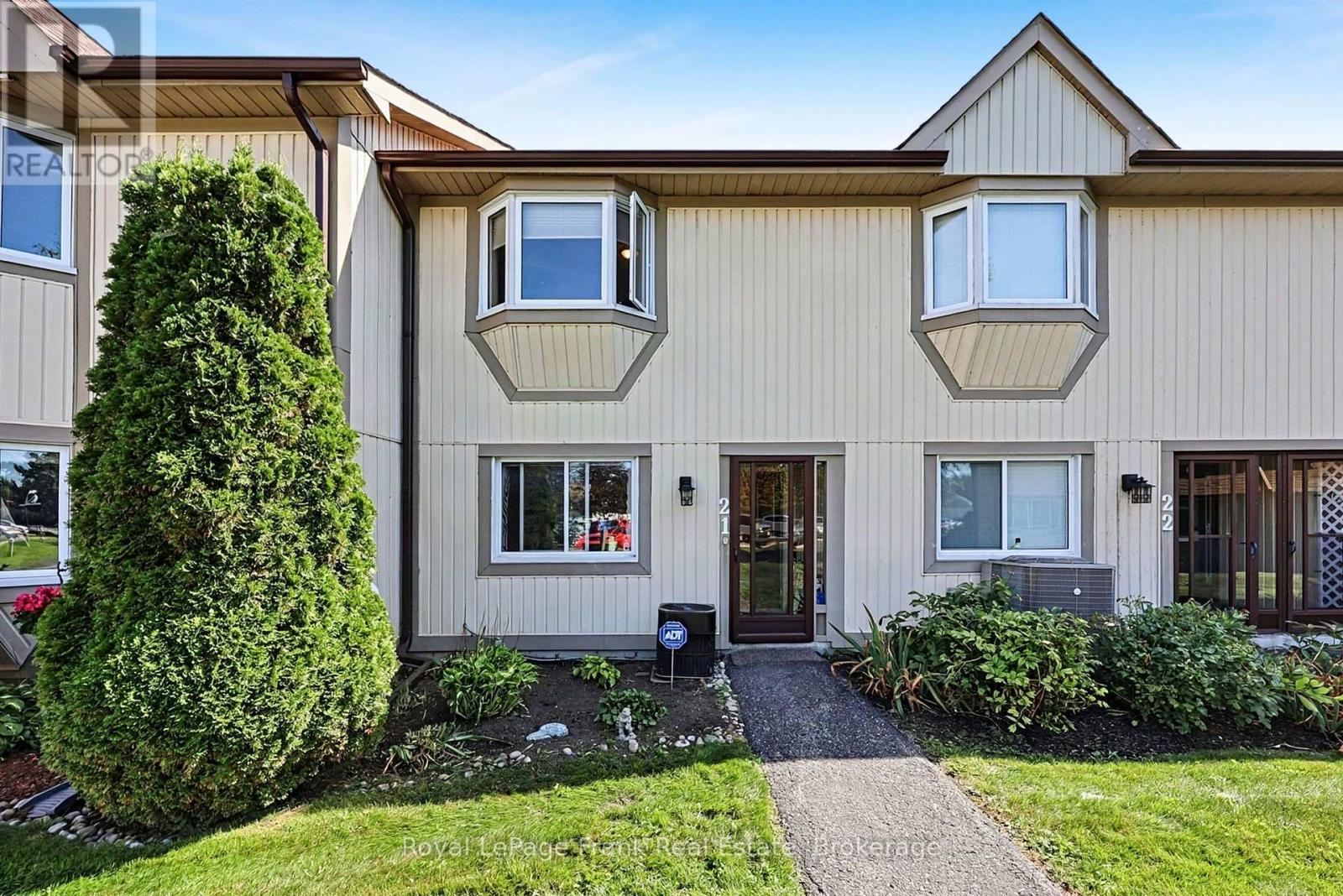 ## 21 21 LAGUNA PARKWAY - 33
