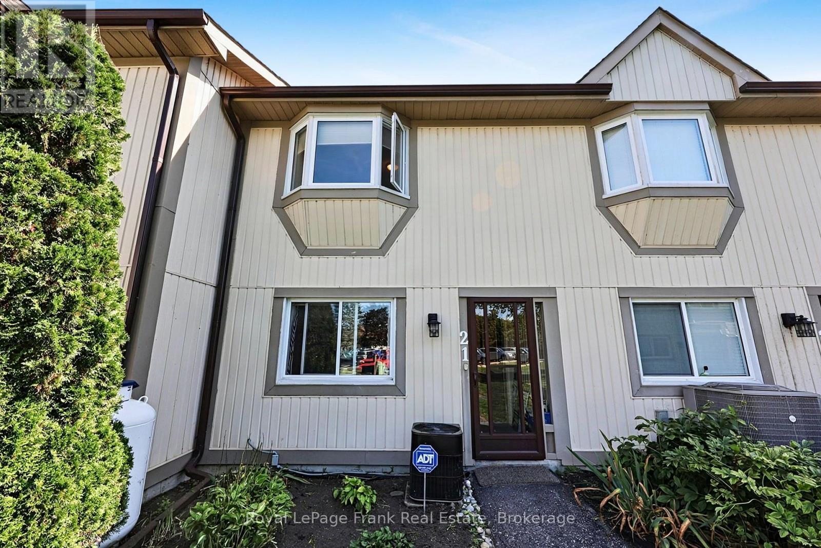 ## 21 21 LAGUNA PARKWAY - 34