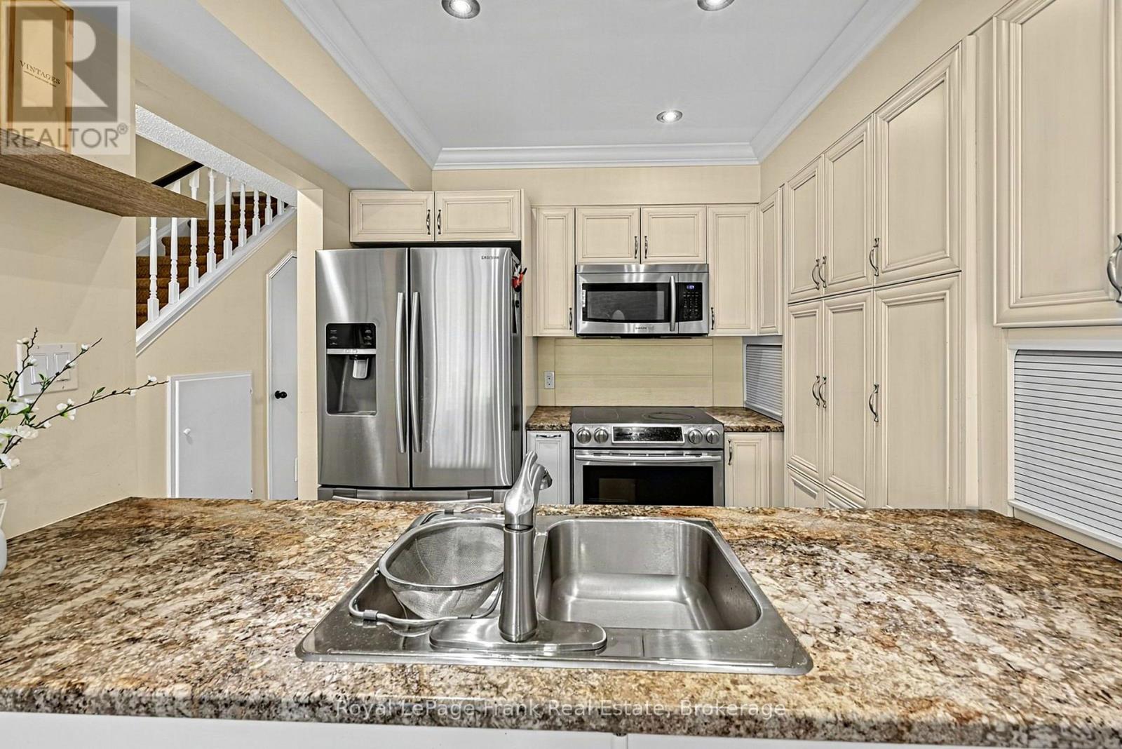 ## 21 21 LAGUNA PARKWAY - 5