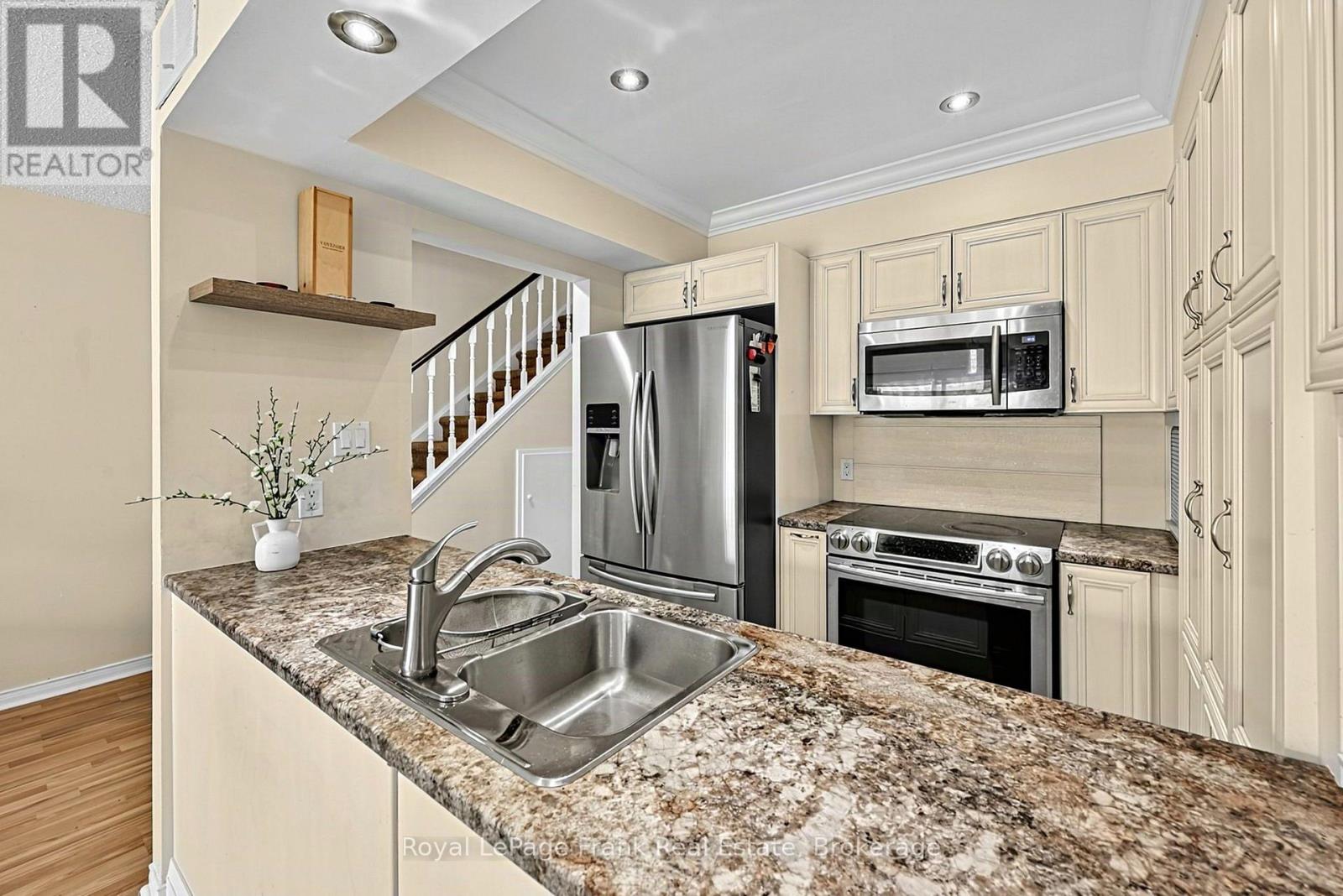 ## 21 21 LAGUNA PARKWAY - 6