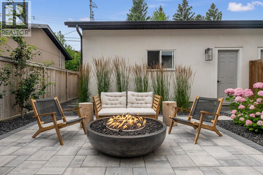 921 41 Street SW - 44