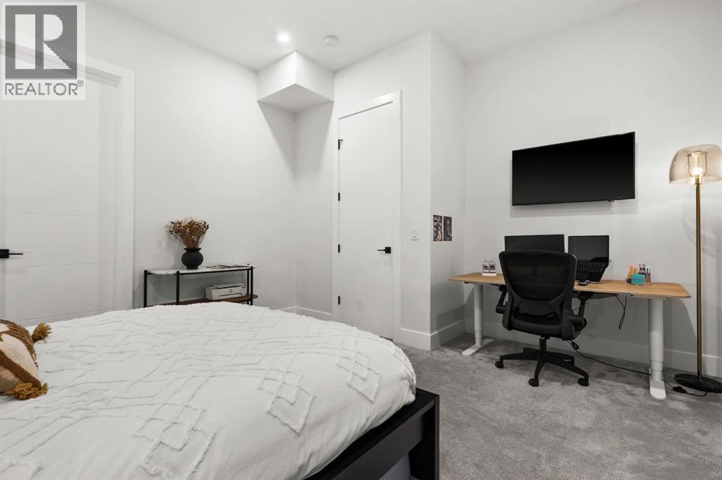 921 41 Street SW - 41