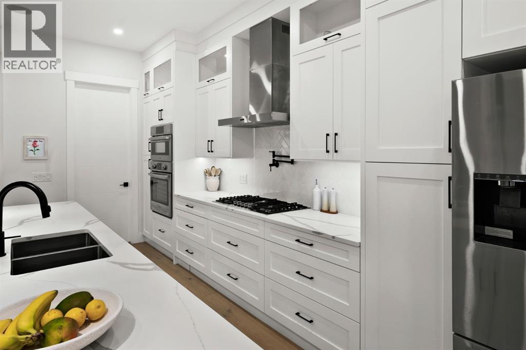 921 41 Street SW - 8