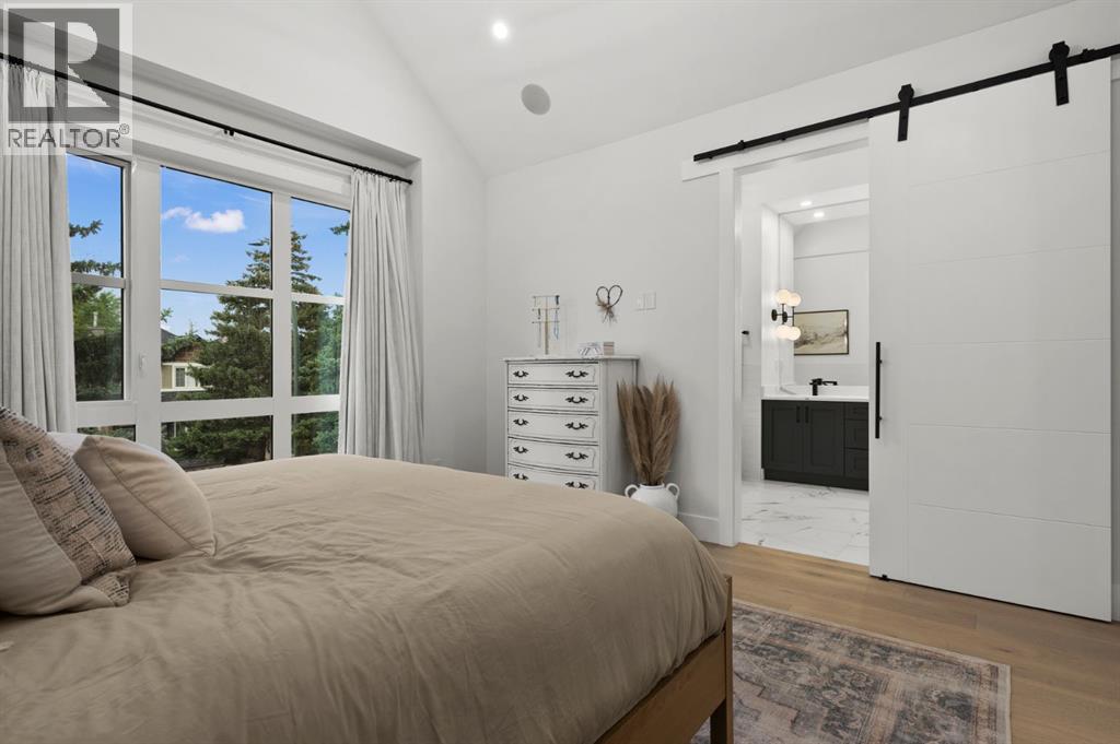 921 41 Street SW - 23