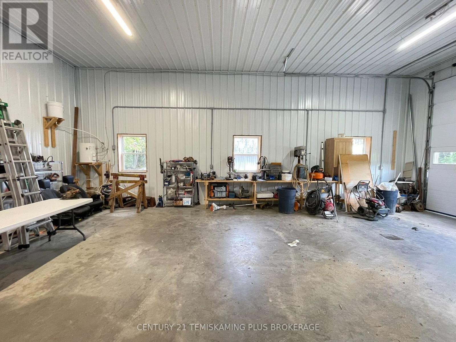 257039 HILLVIEW ROAD - 14