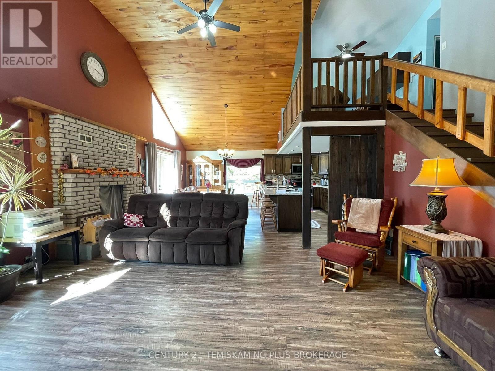 257039 HILLVIEW ROAD - 23