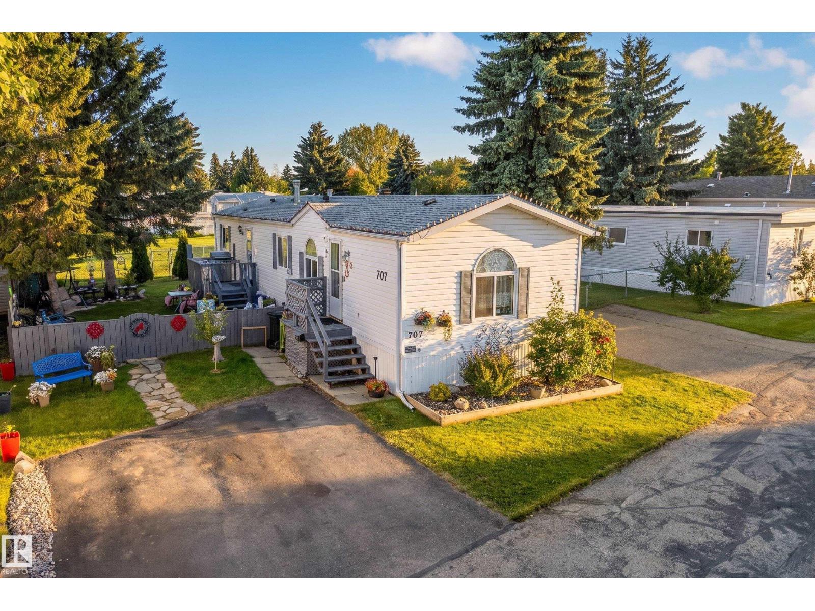 707 Evergreen Park NW photo 2 — MLS® E4509589
