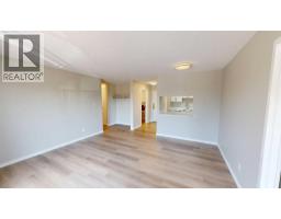 311, 401 Columbia Boulevard W - photo 6