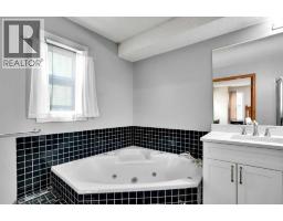 16 Sun Harbour Crescent Se, Calgary, AB T2X3B1 Photo 26