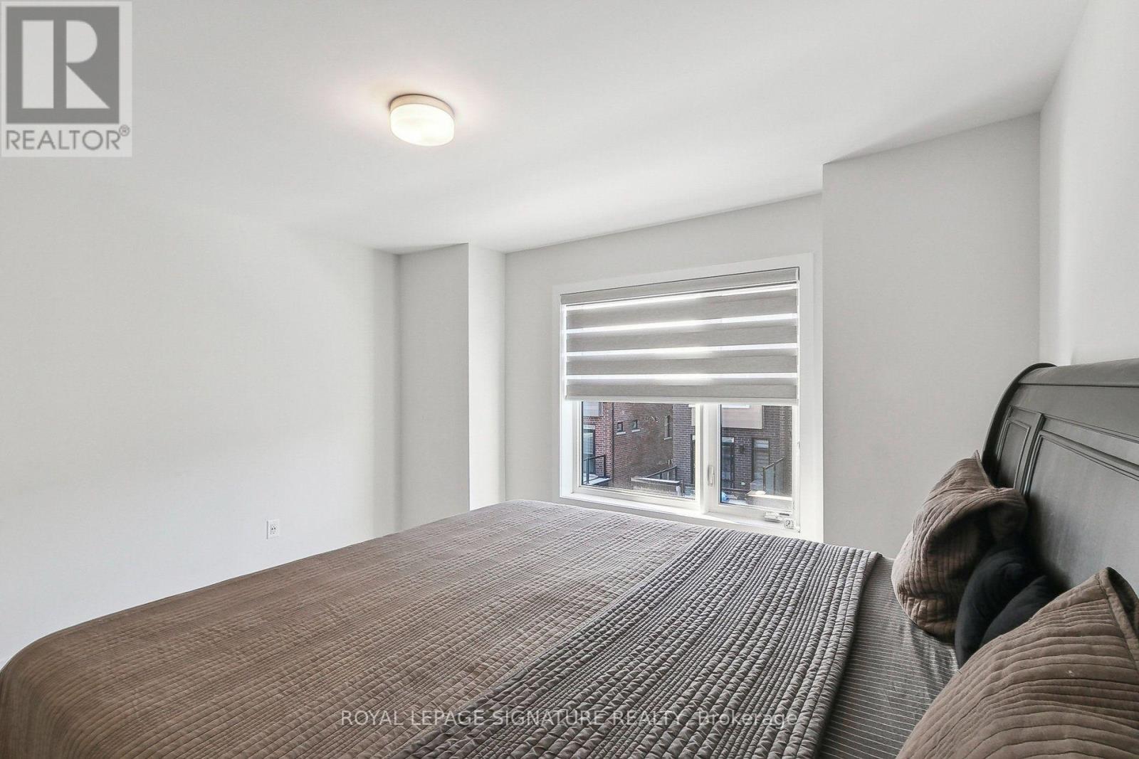 65 AKIL THOMAS GARDENS - Image 32
