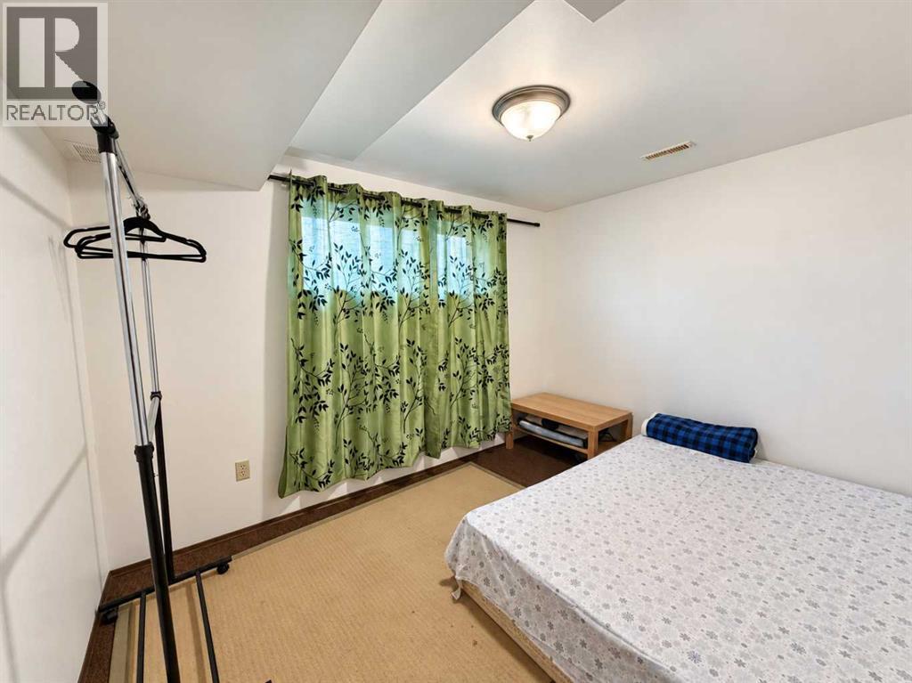 668 Whiteridge Road NE - Image 32