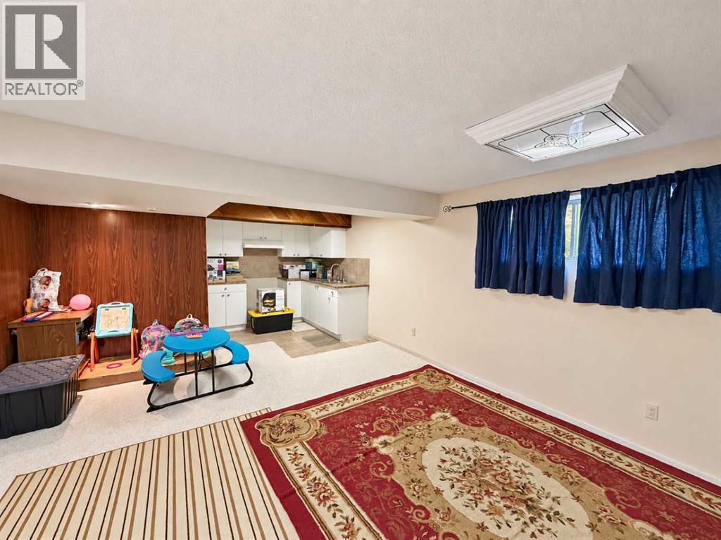 668 Whiteridge Road NE - 22