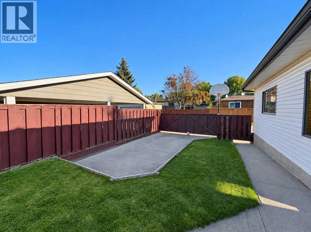 668 Whiteridge Road NE - 40