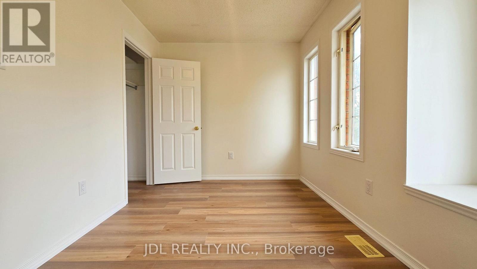 37 HOLMWOOD STREET, Richmond Hill (Langstaff) — photo 4