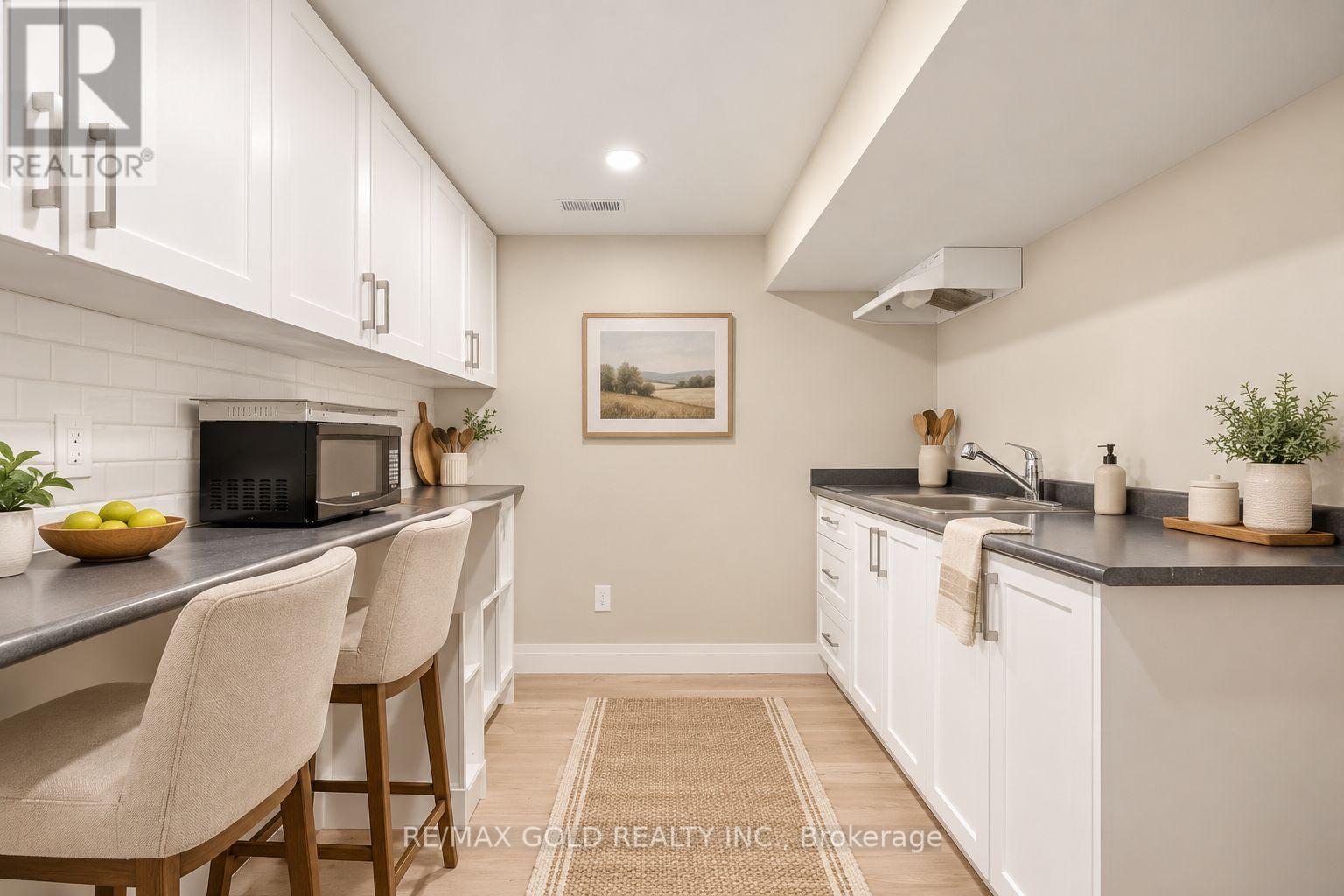 784 DOUGLAS STREET - Image 28