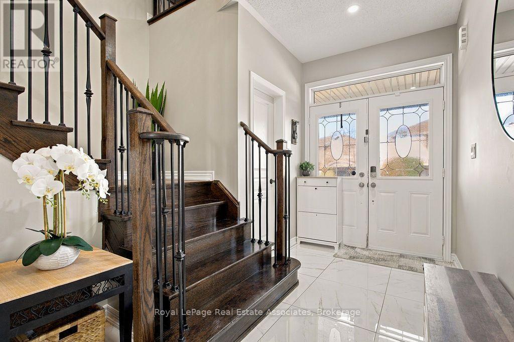 34 HUMPHREY STREET, Hamilton (Waterdown) — photo 4