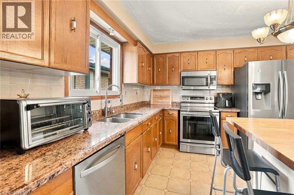 42 LASILA Court, Hamilton — photo 12