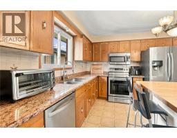 Dining room - 42 Lasila Court, Hamilton, ON L9C7B6 Photo 12