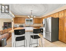 Family room - 42 Lasila Court, Hamilton, ON L9C7B6 Photo 11