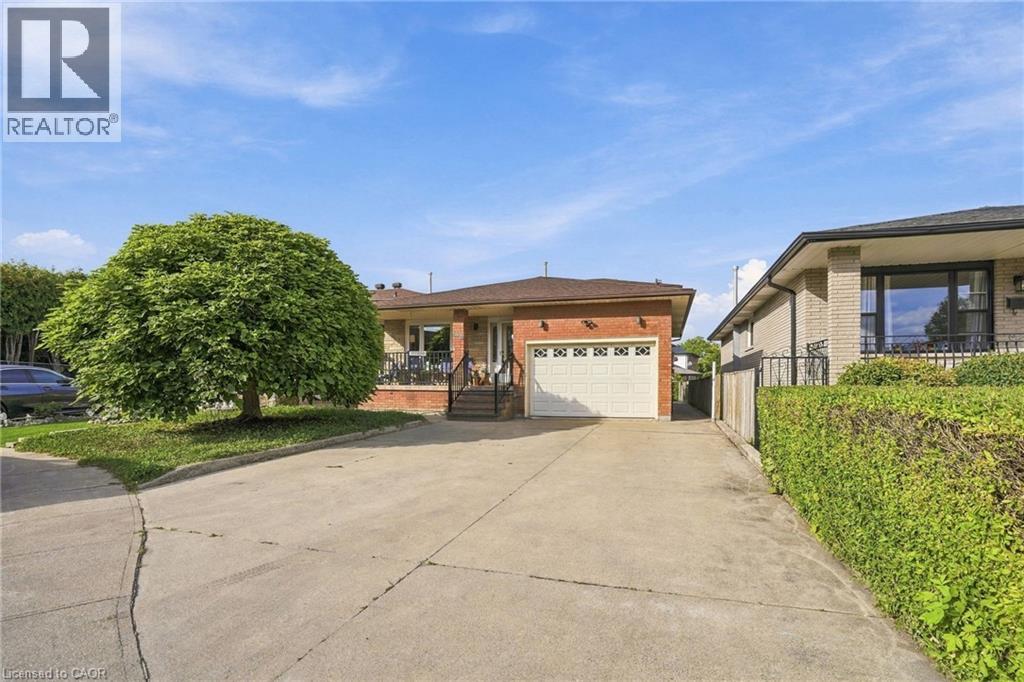 42 LASILA Court, Hamilton — photo 3