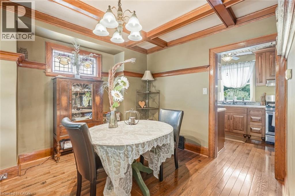 33 TUXEDO Avenue S, Hamilton — photo 9