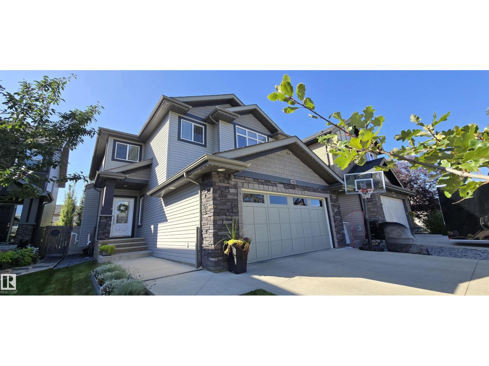 15883 13 AV SW, Edmonton, Alberta, T6W2H5