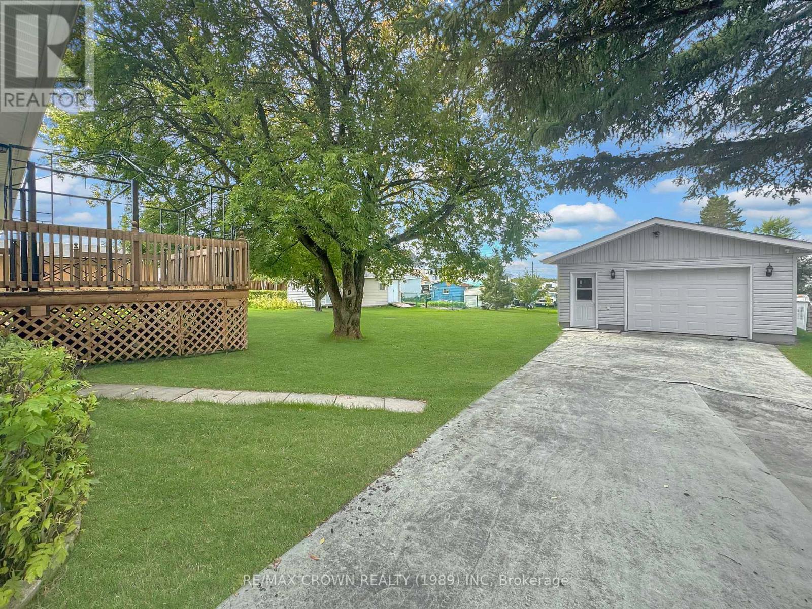 9 BOULDIER STREET, Kapuskasing — photo 2