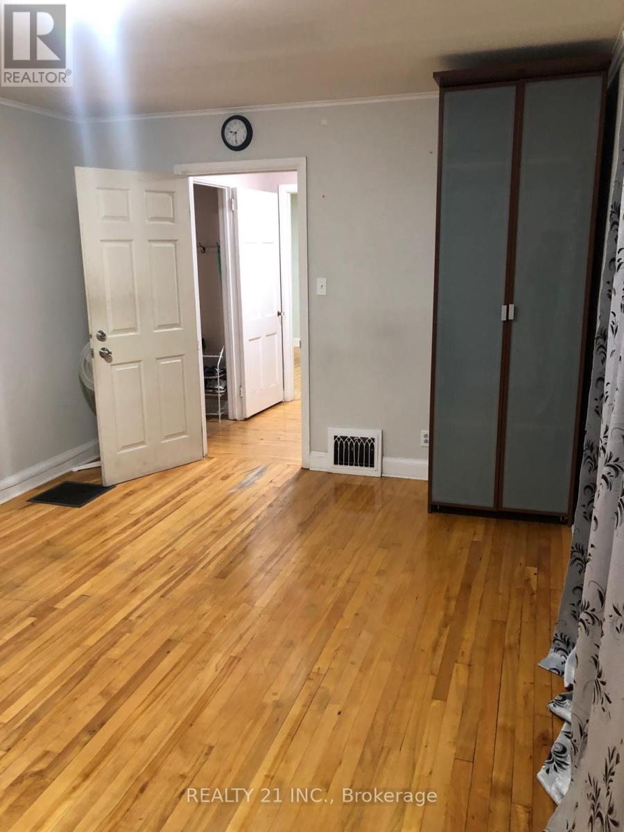 16 HORFIELD AVENUE, Toronto (Cliffcrest) — photo 5