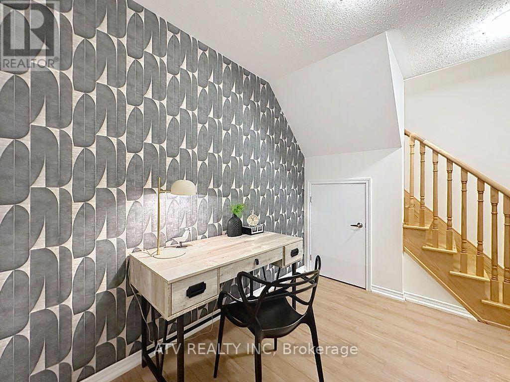 #35 26 FIELDWAY ROAD - 25
