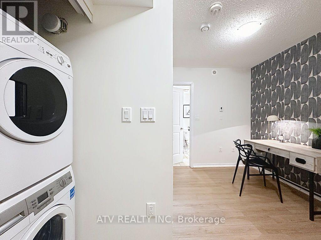 #35 26 FIELDWAY ROAD - 27