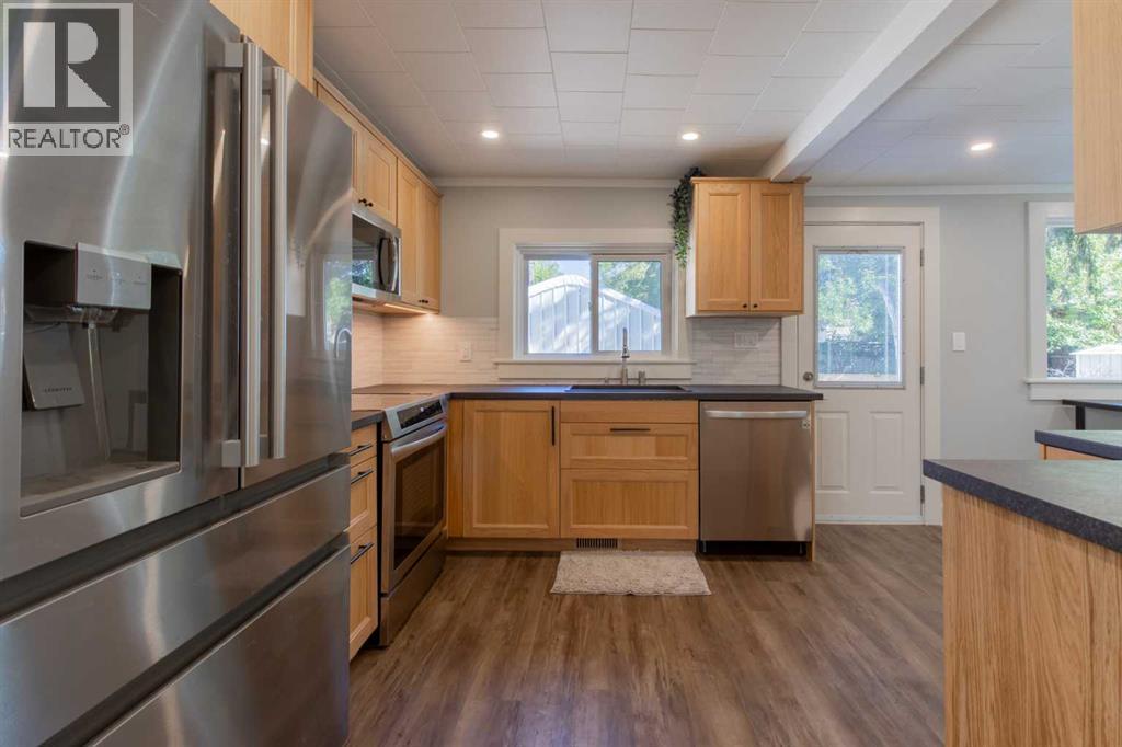133 14 Street N - Image 8