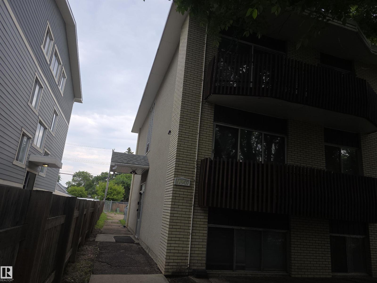 #307 11907 81 ST NW - 4