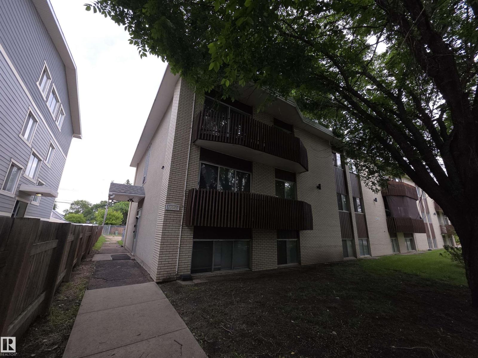 #307 11907 81 ST NW - 27