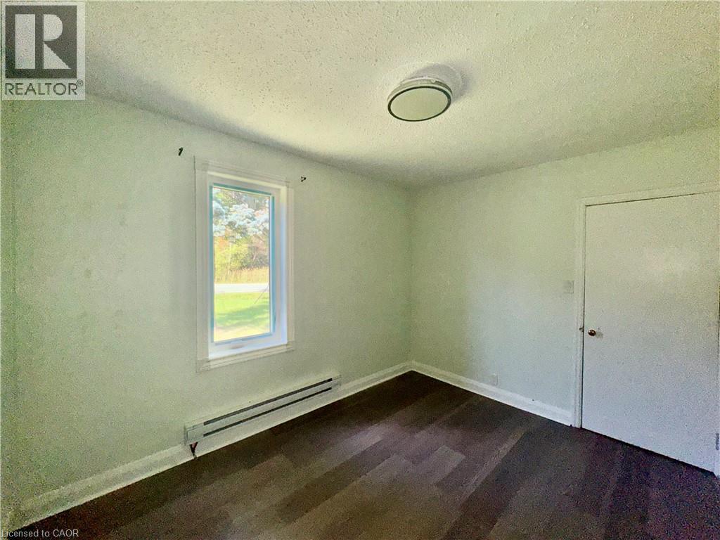 6587 ELLIS Road E - Image 18