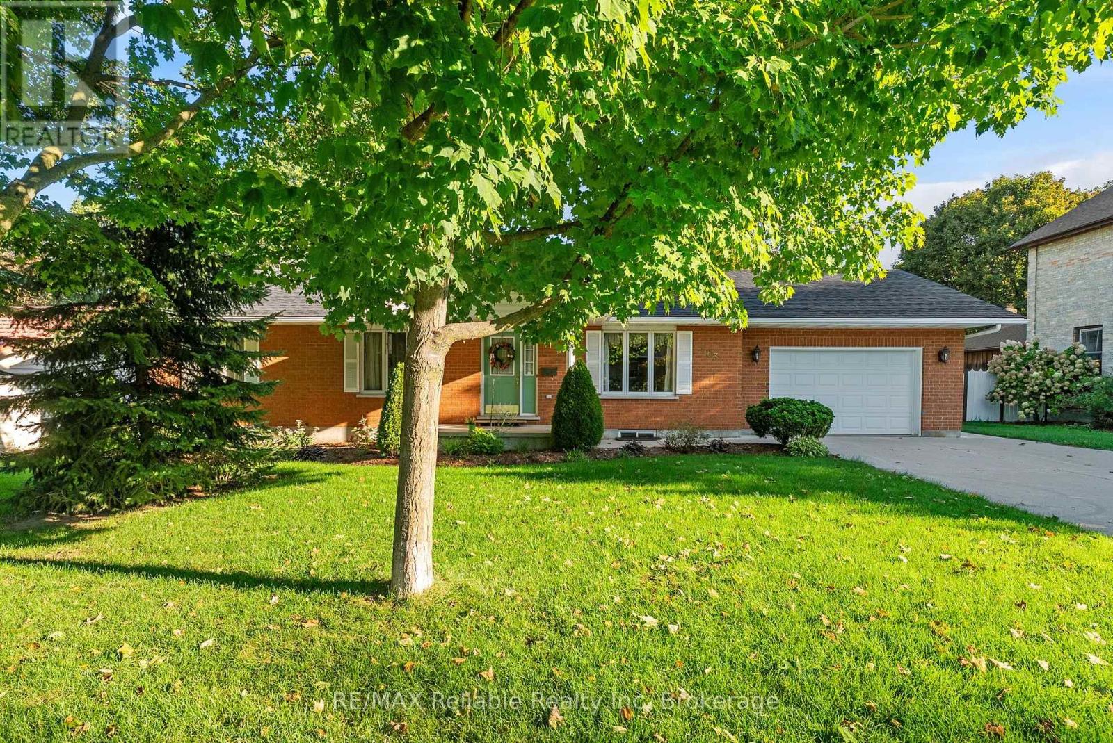 183 SPENCER STREET, Central Huron (Clinton) — photo 3