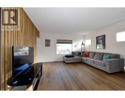 Kitchen - 7639 21 Street Se, Calgary, AB T2C0V6 Photo 10