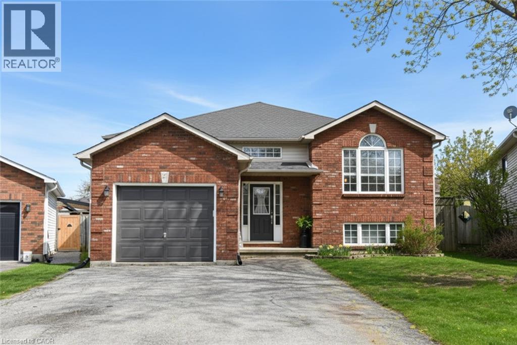 21 GLENGARY Crescent, Caledonia — photo 2