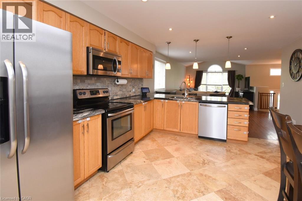 21 GLENGARY Crescent, Caledonia — photo 8