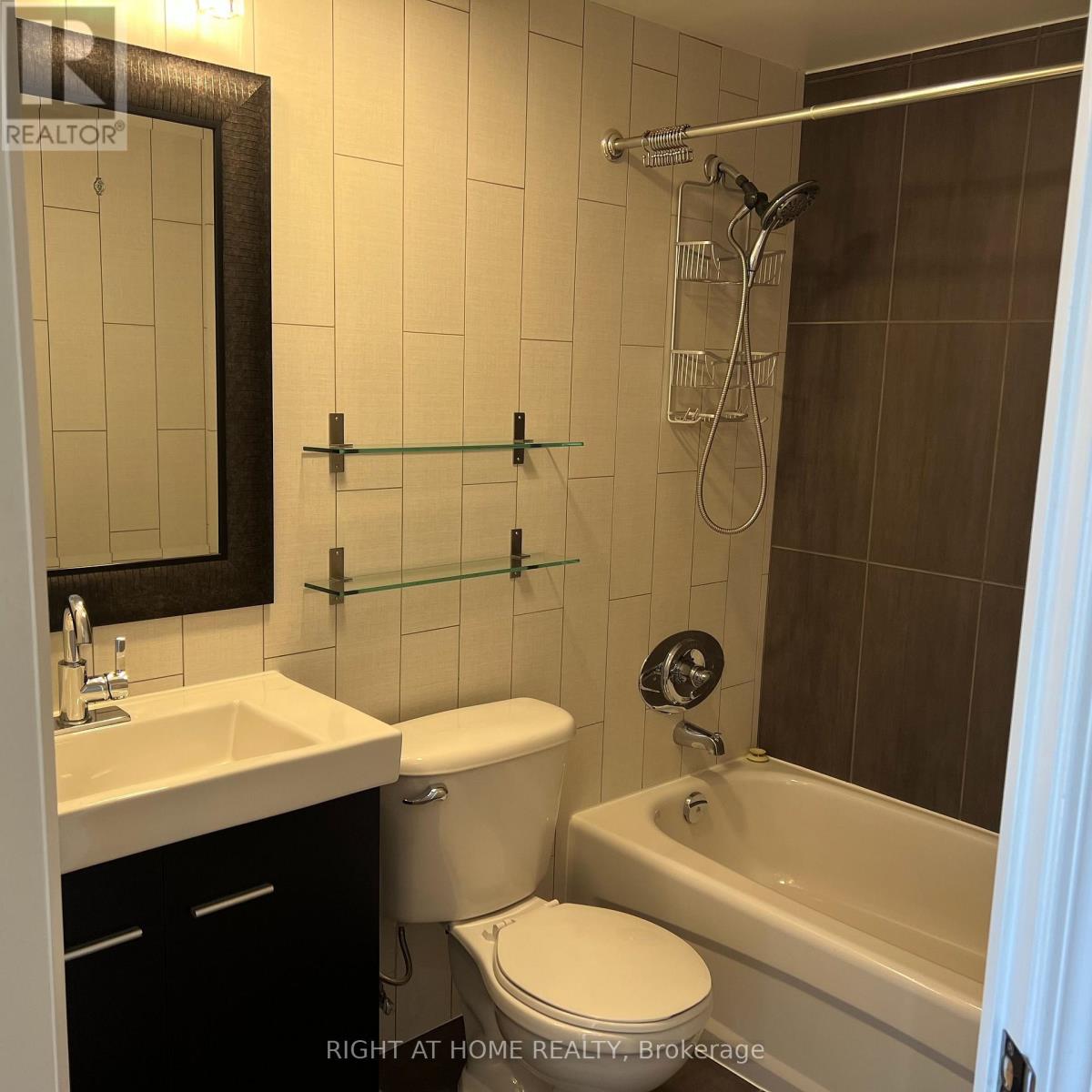 #255 64 DOURO STREET - 13