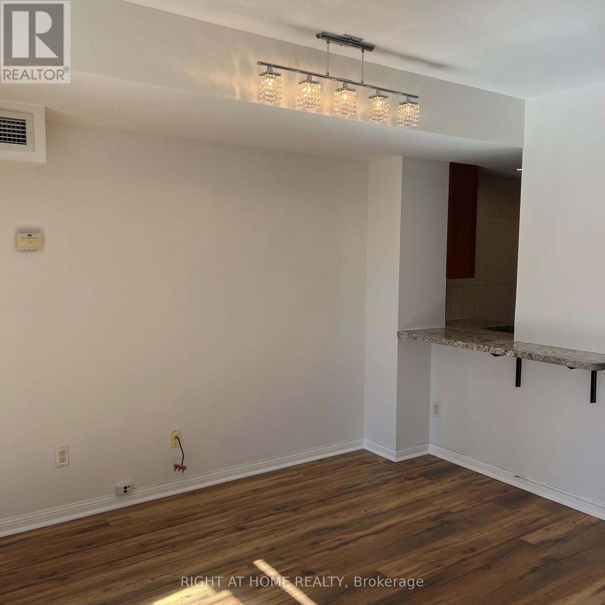 #255 64 DOURO STREET - 4