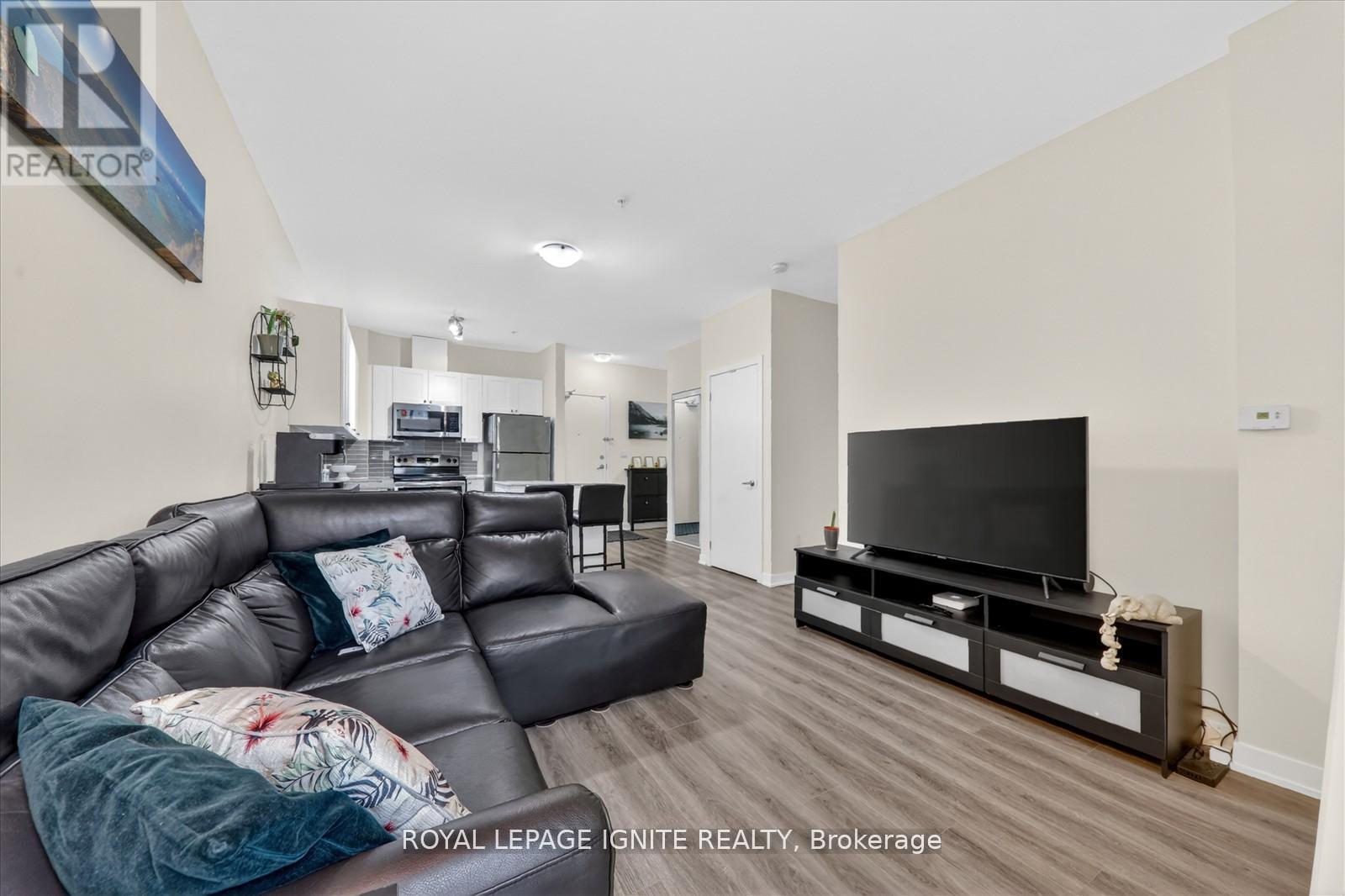 #109 3560 ST. CLAIR AVENUE E - 17