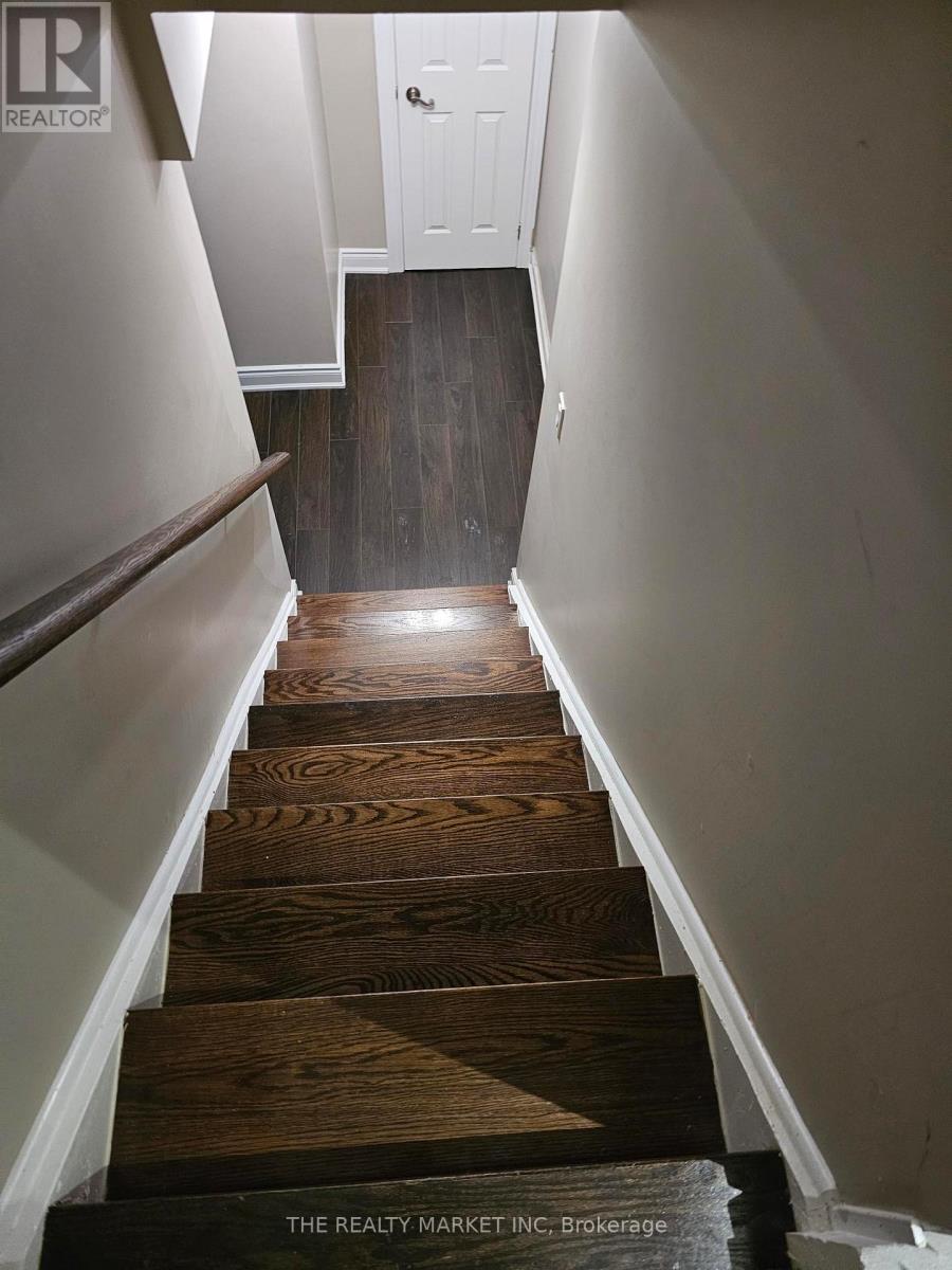 Room- 102 William Stephenson Drive, Whitby, ON photo 14