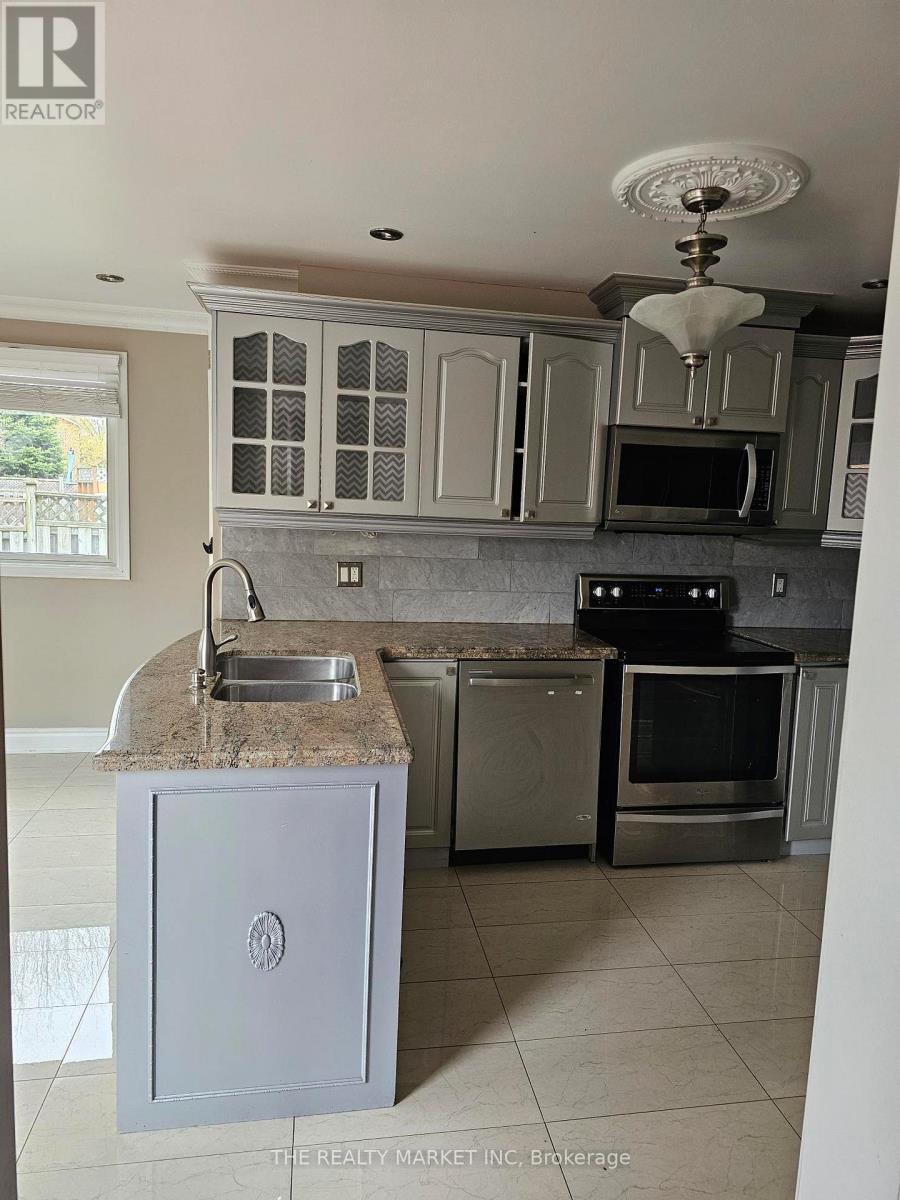 ROOM - 102 WILLIAM STEPHENSON DRIVE, Whitby (Blue Grass Meadows) — photo 3