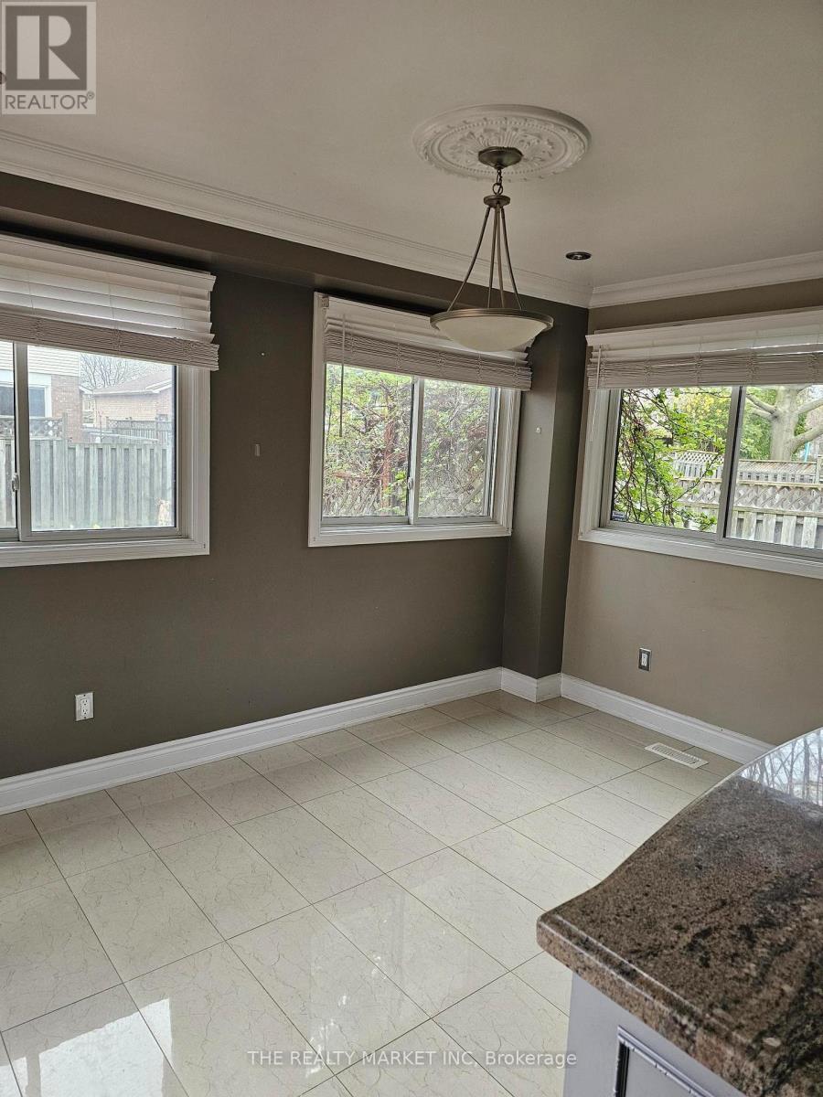 ROOM - 102 WILLIAM STEPHENSON DRIVE, Whitby (Blue Grass Meadows) — photo 9
