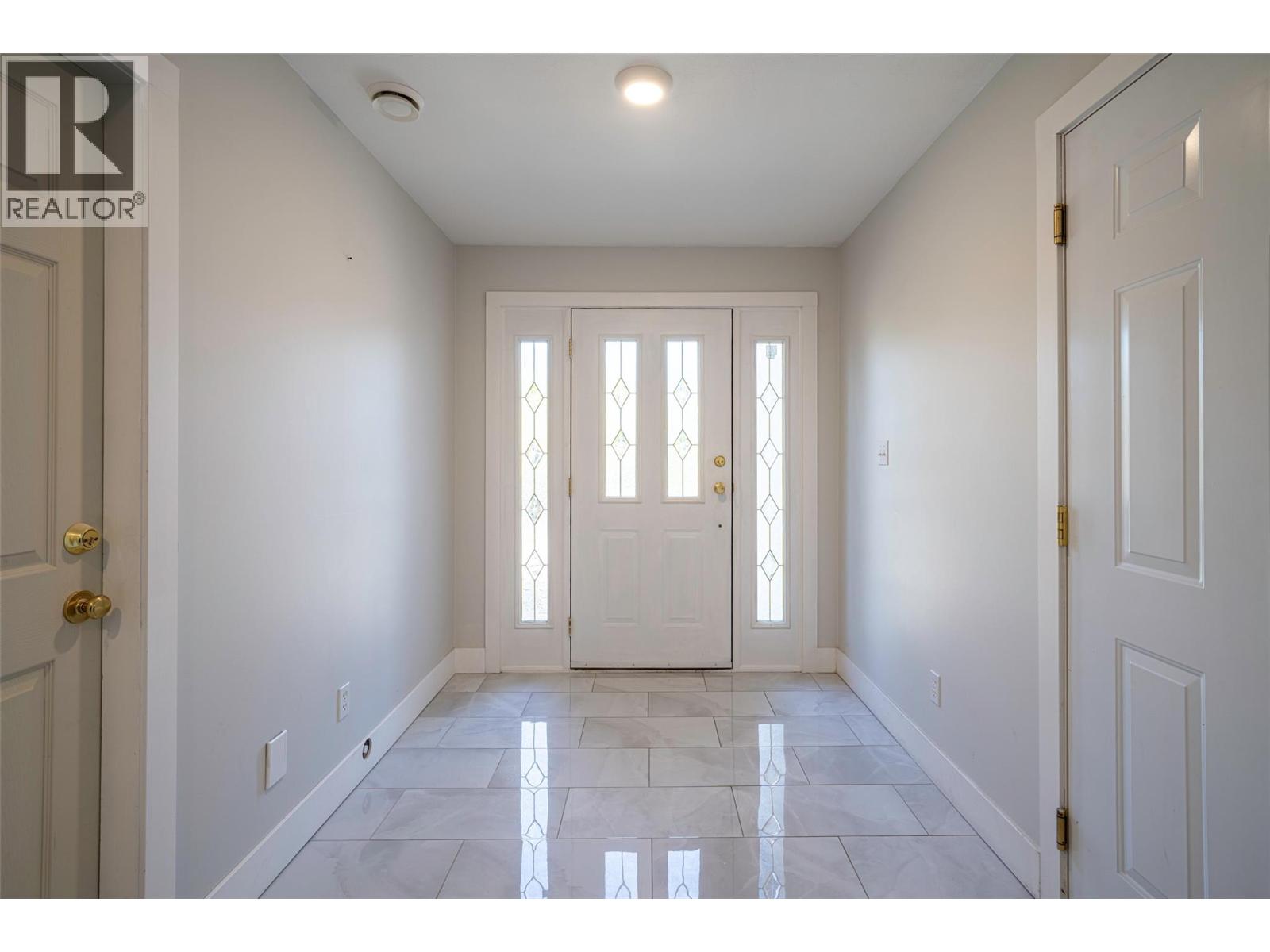 8210 Stoneridge Drive - Image 16