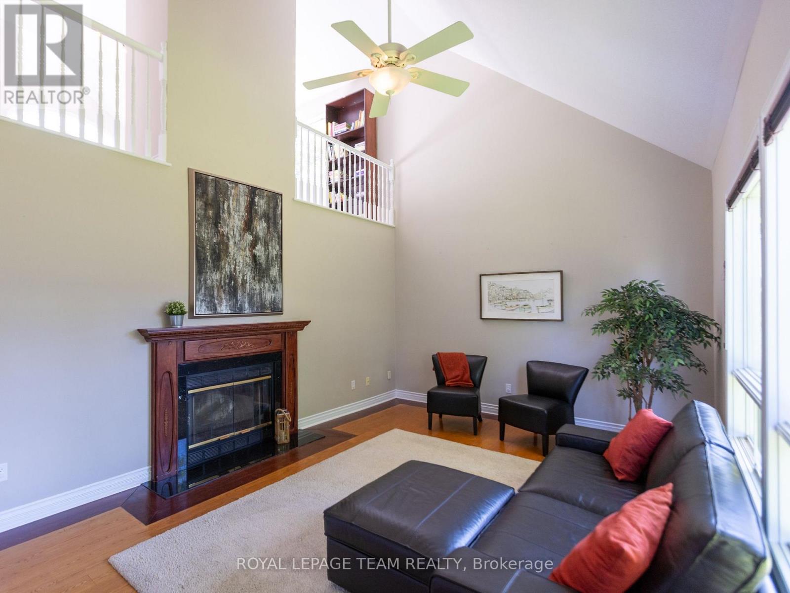 48 DELAMERE DRIVE photo 21