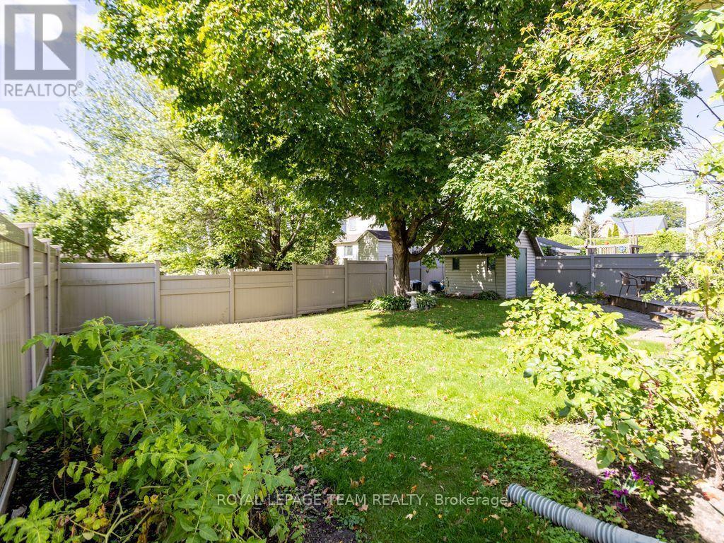 48 DELAMERE DRIVE photo 41